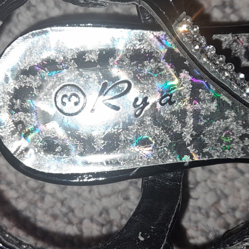 Girls Black Rhinestone Heels by Rya Size 3 - Picture 6 of 6